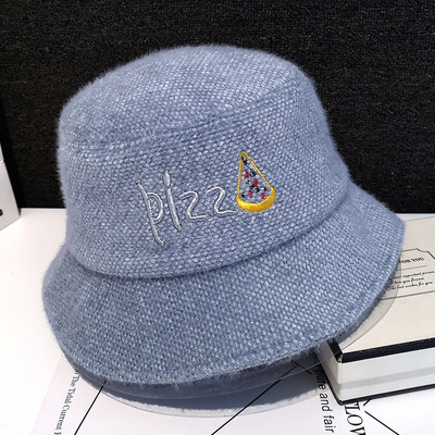 Modern női sapka színes hímzéssel