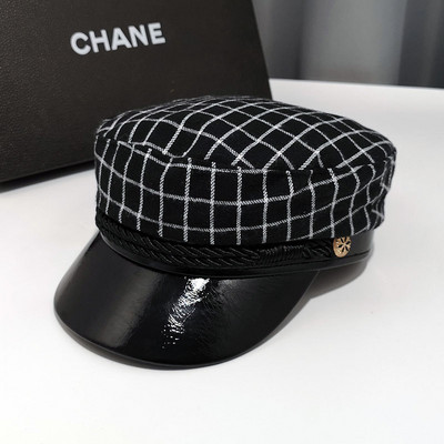 Őszi női sapka bőr ellenzővel, fekete és barna színben