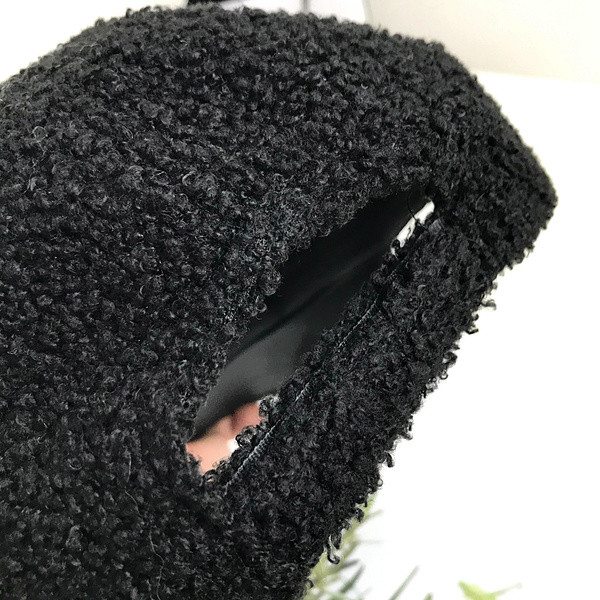 Hétköznapi női sapka télre alkalmas - többféle modell