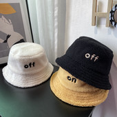 Alkalmi női pehelysapka hímzéssel