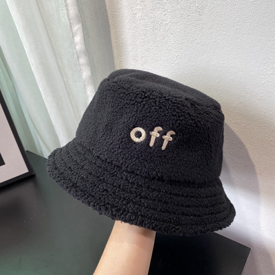 Alkalmi női pehelysapka hímzéssel