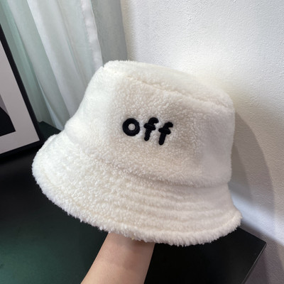 Alkalmi női pehelysapka hímzéssel