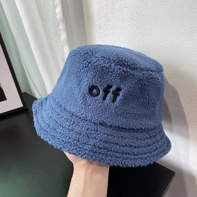 Alkalmi női pehelysapka hímzéssel