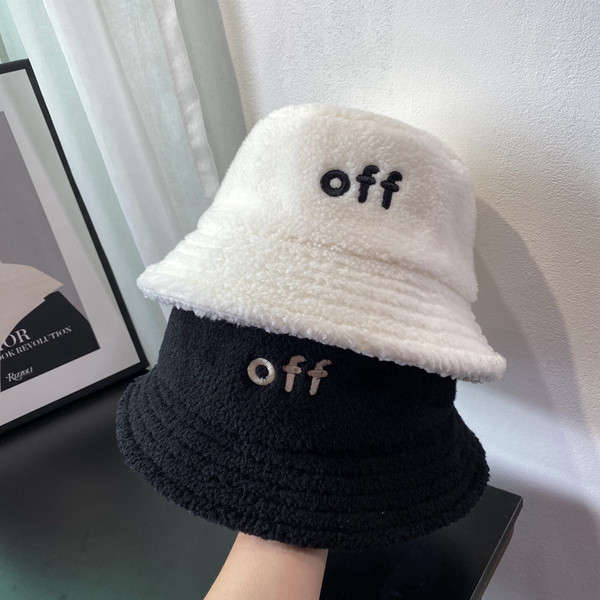 Alkalmi női pehelysapka hímzéssel