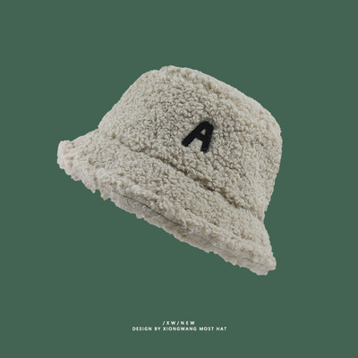 Őszi-téli pehelysapka hímzéssel