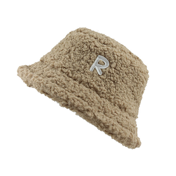 Őszi-téli pehelysapka hímzéssel