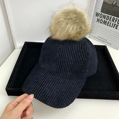 Új modell női téli sapka pehelypomponnal