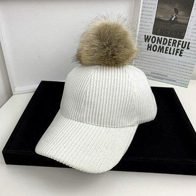 Új modell női téli sapka pehelypomponnal
