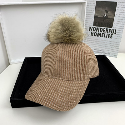 Új modell női téli sapka pehelypomponnal