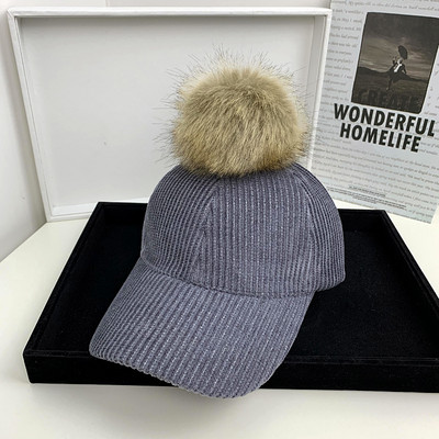 Új modell női téli sapka pehelypomponnal