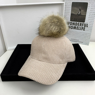 Új modell női téli sapka pehelypomponnal