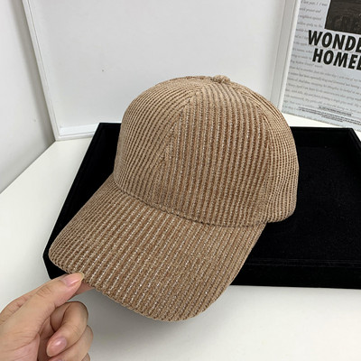 Új modell női téli sapka pehelypomponnal