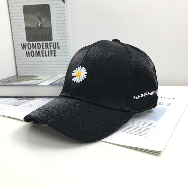 Új modell női sapka - napellenzővel és hímzéssel