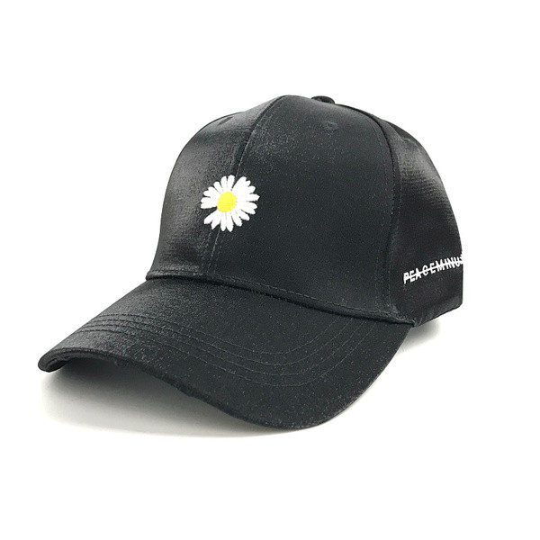 Új modell női sapka - napellenzővel és hímzéssel