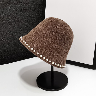 Női téli sapka sima modell gyöngyökkel
