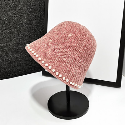 Női téli sapka sima modell gyöngyökkel