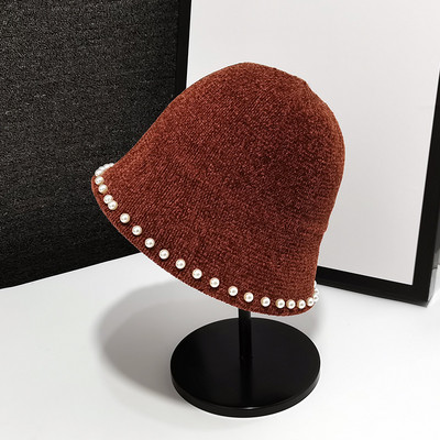 Női téli sapka sima modell gyöngyökkel