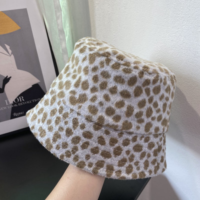 Alkalmi női gyapjúkalap leopárd mintával