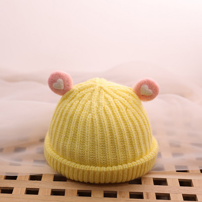 Hétköznapi kötött női sapka 3D elemmel