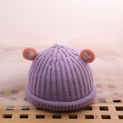 Hétköznapi kötött női sapka 3D elemmel