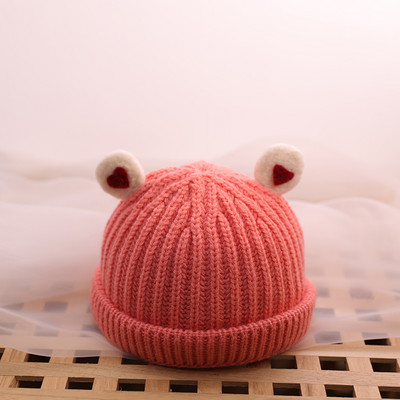 Hétköznapi kötött női sapka 3D elemmel