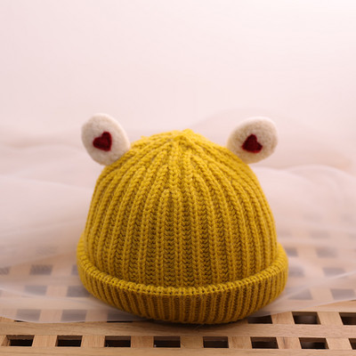 Hétköznapi kötött női sapka 3D elemmel