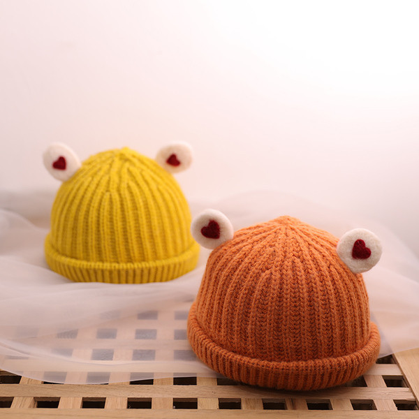 Hétköznapi kötött női sapka 3D elemmel