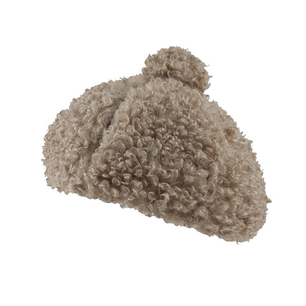 Molyhos téli sapka pomponnal