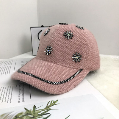 Modern női sapka kövekkel több színben