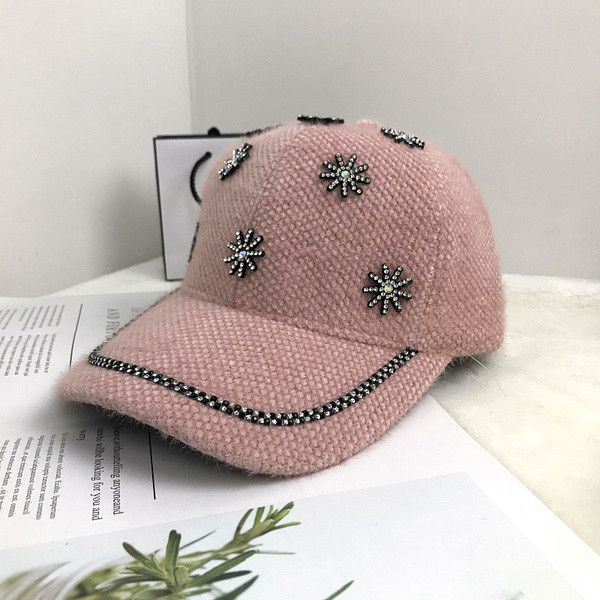 Modern női sapka kövekkel több színben