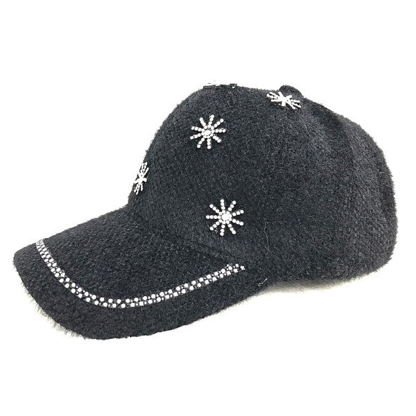 Modern női sapka kövekkel több színben