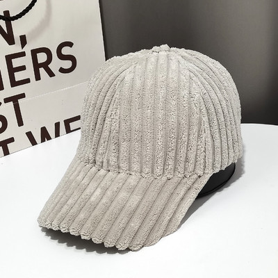 Γυναικείο χειμερινό καπέλο με γείσο