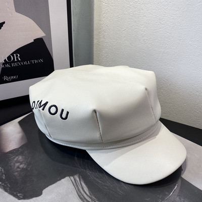 Γυναικείο έκο δερμάτινο καπέλο με κέντημα-ρετρό στιλ