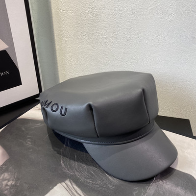 Γυναικείο έκο δερμάτινο καπέλο με κέντημα-ρετρό στιλ