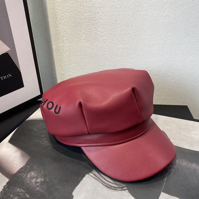 Γυναικείο έκο δερμάτινο καπέλο με κέντημα-ρετρό στιλ