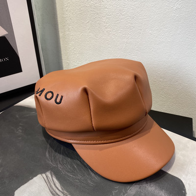 Γυναικείο έκο δερμάτινο καπέλο με κέντημα-ρετρό στιλ