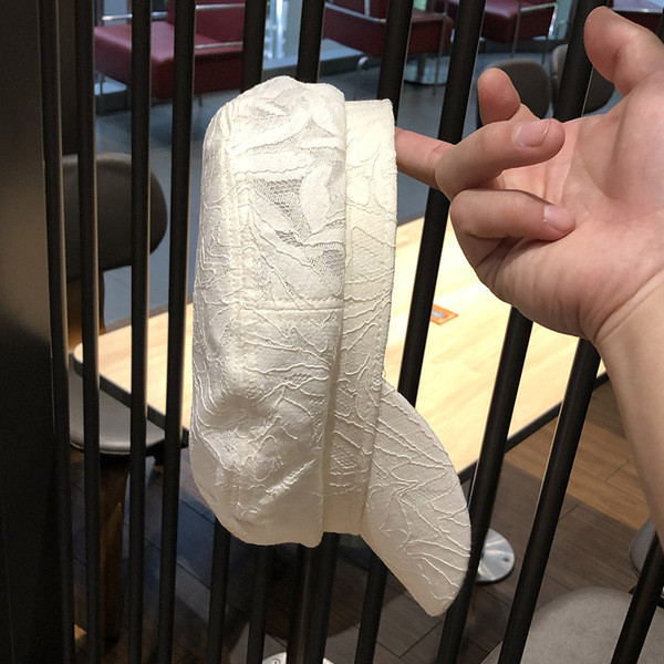 Női sapka típusú sapka napellenzővel