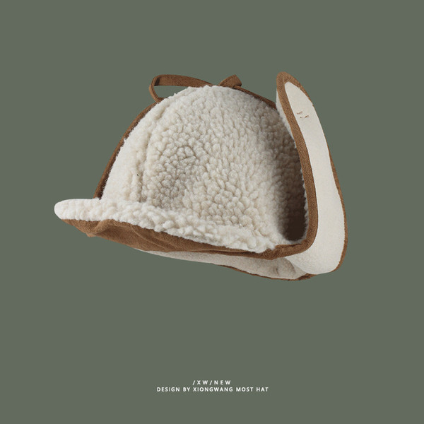 Γυναικείο καπέλο με ωτοασπίδες και κορδόνια