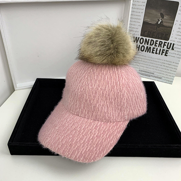 Új modell téli sapka tollal és napellenzővel nőknek