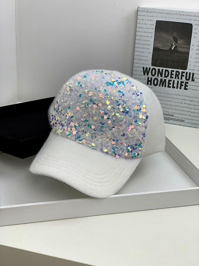 Új modell női sapka napellenzővel és flitterekkel