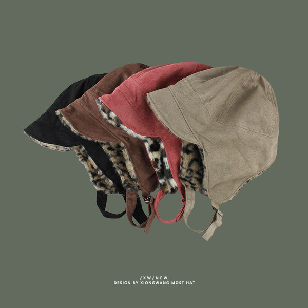 Őszi-téli sapka meleg béléssel típusú fülvédővel