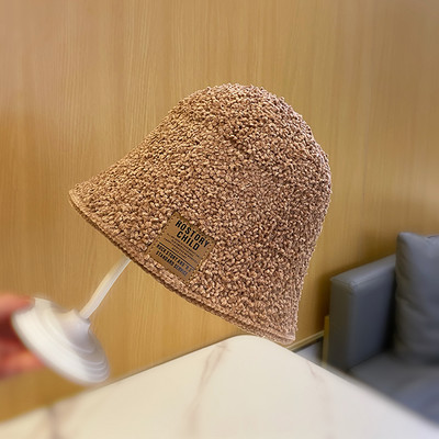 Hétköznapi női horgászsapka emblémával