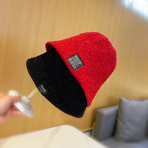 Hétköznapi női horgászsapka emblémával