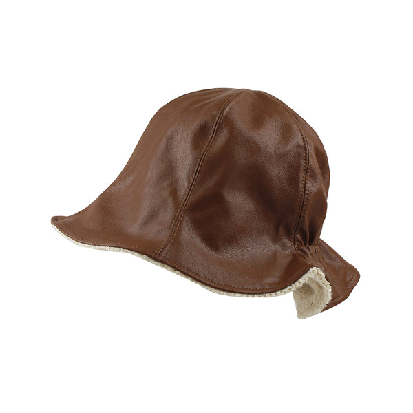 Női bőr sapka meleg béléssel és gumírozással