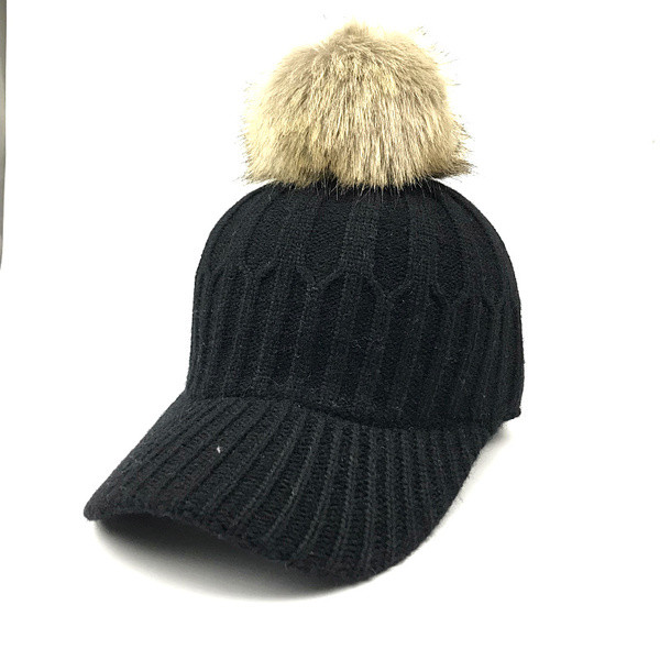 Nova ženska pletena kapa sa šilterom i pomponom