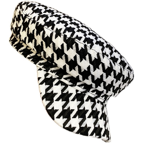 Stílusos női kockás sapka napellenzővel