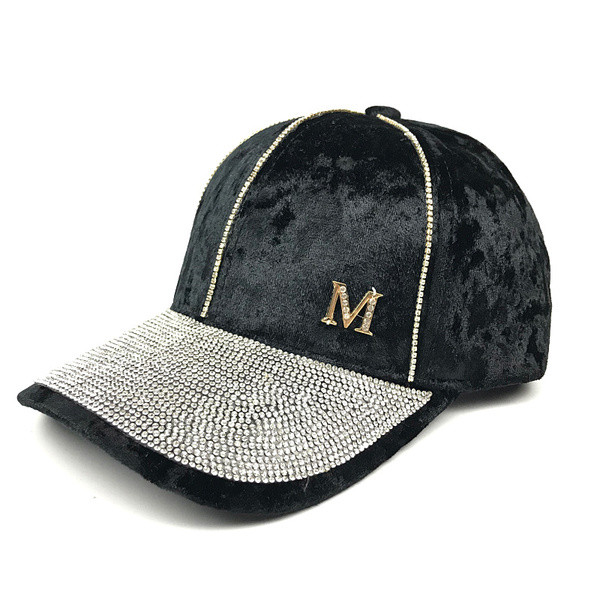 Új modell női sapka kövekkel és fém elemmel