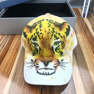 Νέο μοντέλο γυναικείο καπέλο με απλικέ και γείσο