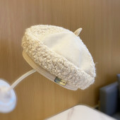 Γυναικείο casual καπέλο με μεταλλικό στοιχείο