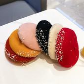 Moderan ženski šešir s biserima - tip beretke